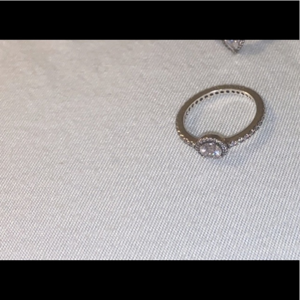 Circle diamond Pandora ring